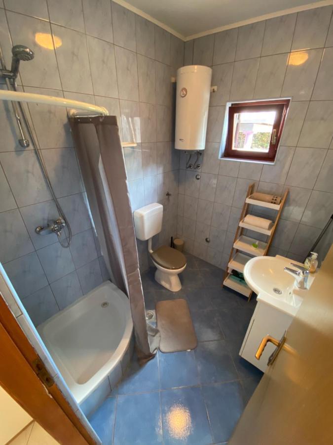 Apartmani Nika ビビニェ エクステリア 写真