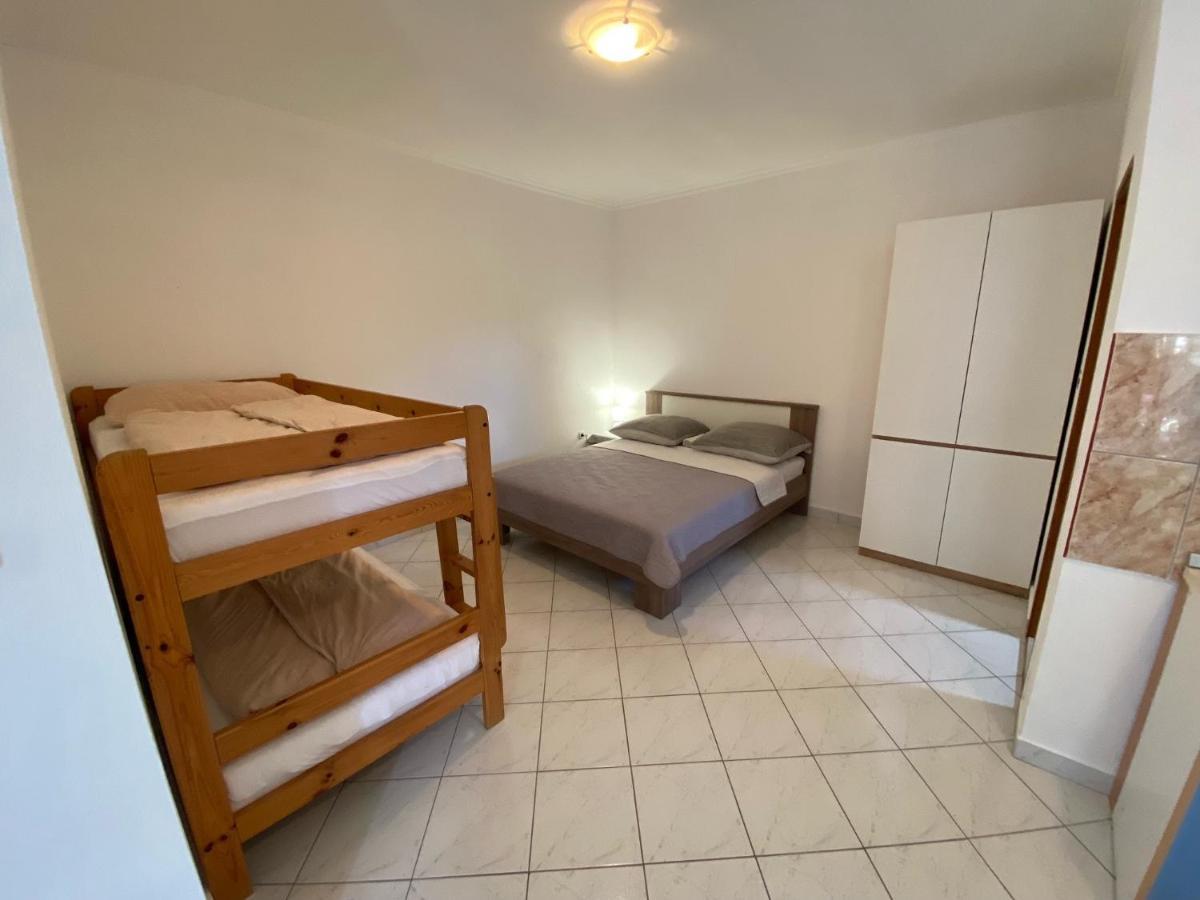 Apartmani Nika ビビニェ エクステリア 写真