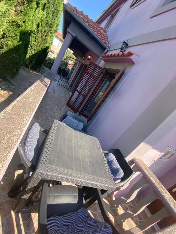 Apartmani Nika ビビニェ エクステリア 写真